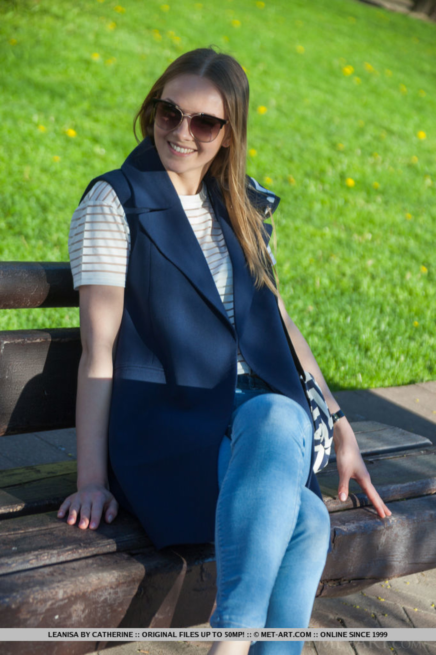 Nice teen Leanisa does her nails while relaxing in the nude on her bed -  Pichunter