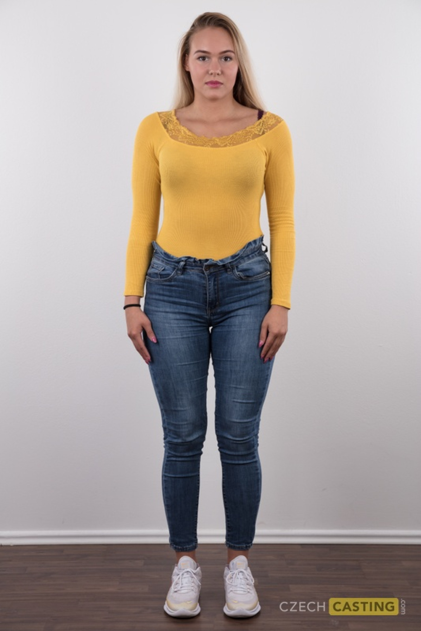 Fully clothed 18 year old Silvie stands butt naked after removing her  clothes - Pichunter