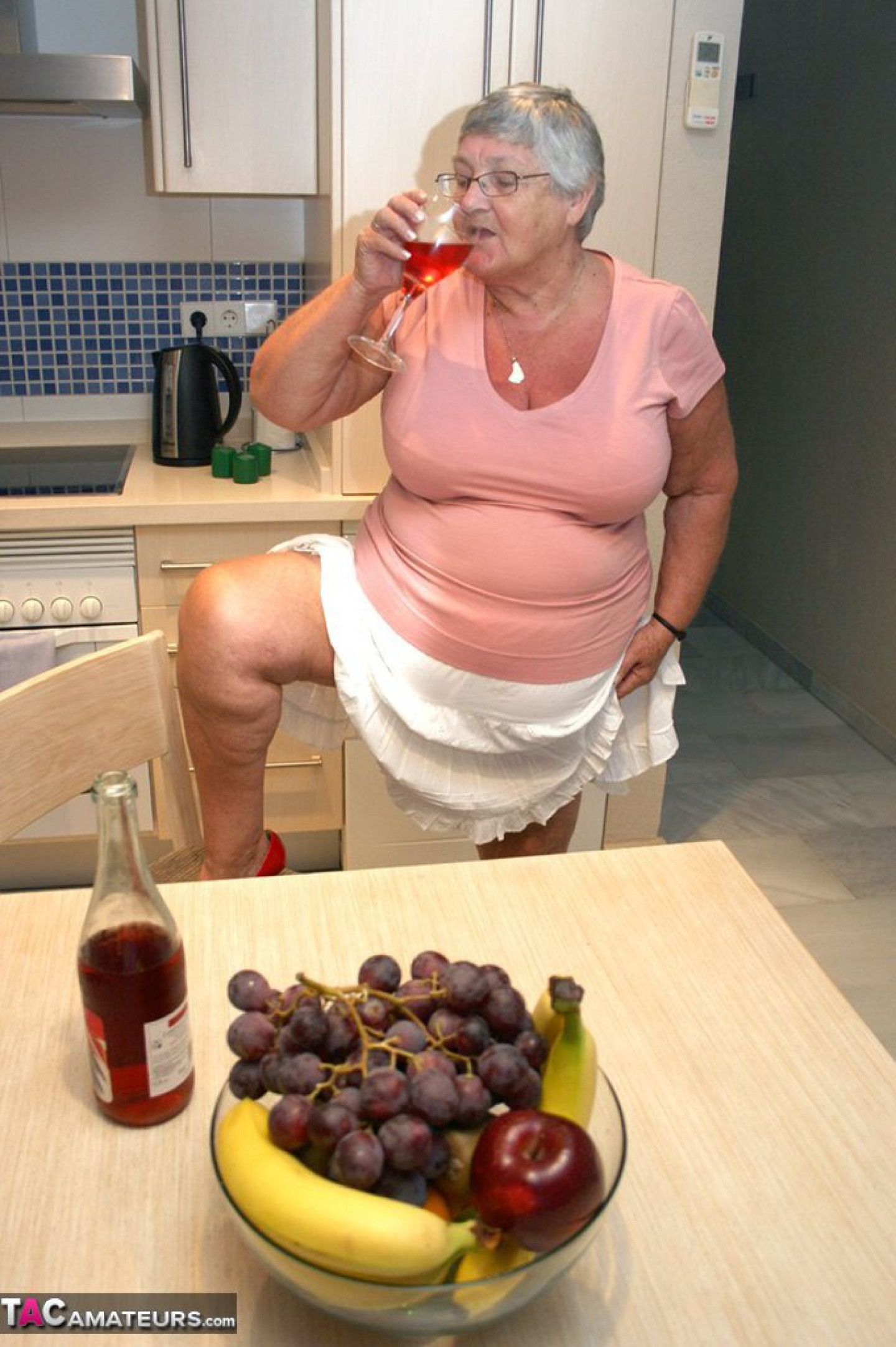 nude Granny cooking Mature BBW Grandma Libby strips in the kitchen to wine & dine & toy pussy  nude - Pichunter