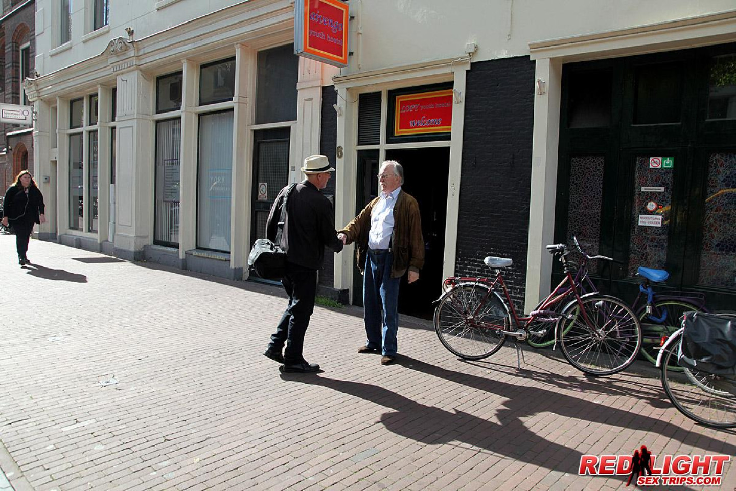 Dark-haired Amsterdam prostitute has sex with a really old man - Pichunter